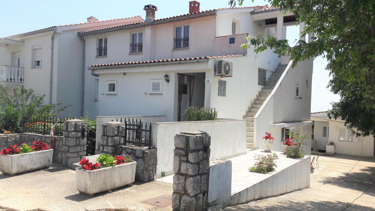 Apartments Nada Krk Town Exterior foto